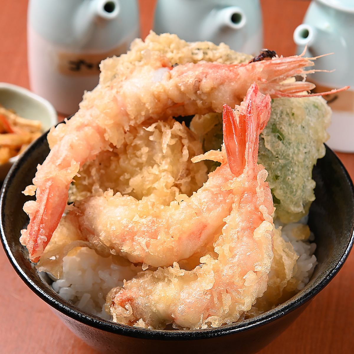 Choose from 12 types of tempura to create your own original tempura bowl.