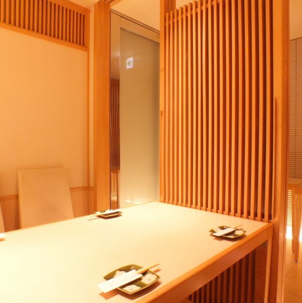 [Private rooms are also available ★] Easy access in a convenient location, a 3-minute walk from Kyoto Station.With a Japanese taste and calm lighting, the comfort of relaxing the shoulders is a commitment to creating a space.We also have private room seats that are perfect for entertaining, joint parties, and drinking parties with close friends.
