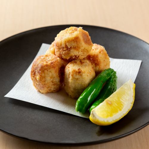 おだしで炊いた里芋の唐揚げ