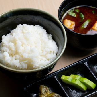 ごはんと赤だし