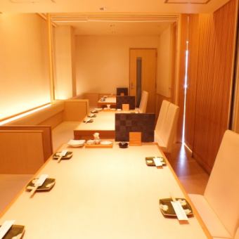 This is a private room that can accommodate up to 15 people. Popular with customers of all ages.