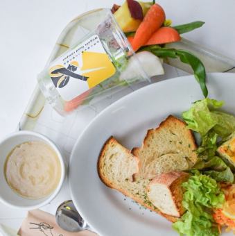 【铃木雪祭】自制酵母面包和蒜泥蛋黄酱自助餐