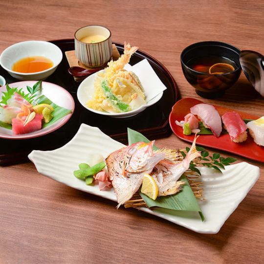 [Seasonally limited] Sannomiya Gozen Zukuri/Tempura/Nigiri three pieces/Seasonal fish dishes, etc. 3,500 yen (tax included)