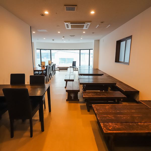 賑やかな雰囲気の店内は大人数のご宴会に最適です◎40名様から店舗貸切が可能で、会社行事や打ち上げにも重宝します♪また、お店の奥側は扉で仕切ることが出来るため、30名様程のプライベート空間として利用できるのも魅力◎周囲を気にせず一体感のある宴会が楽しめます。幹事様、まずはお気軽にご相談ください♪