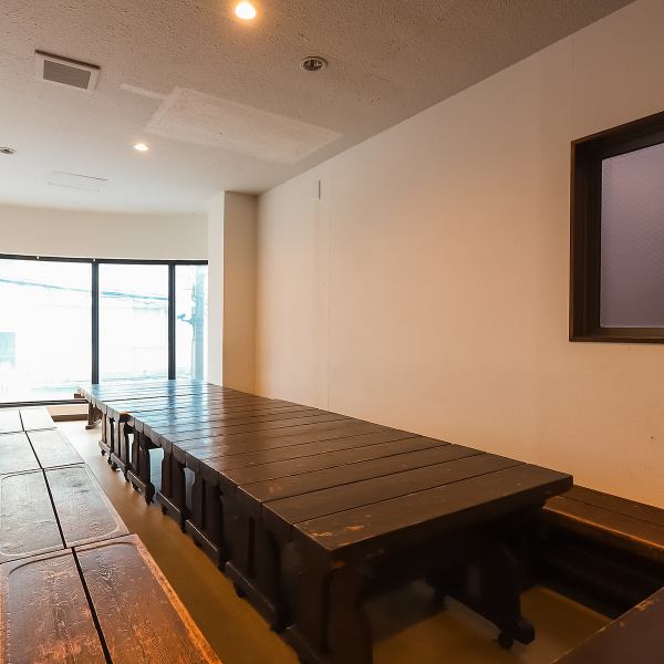 お洒落で賑やかな空間は、宴会や合コンを盛り上げるのにぴったりです♪大切な記念日や誕生日のお祝いも大歓迎◎サプライズの演出などもぜひご相談ください♪扉で仕切れるプライベート感のあるお席も完備しており、程よい賑わいの中で会話も弾みます◎自慢の料理を囲みながら、思い出に残る素敵なひとときをどうぞ♪