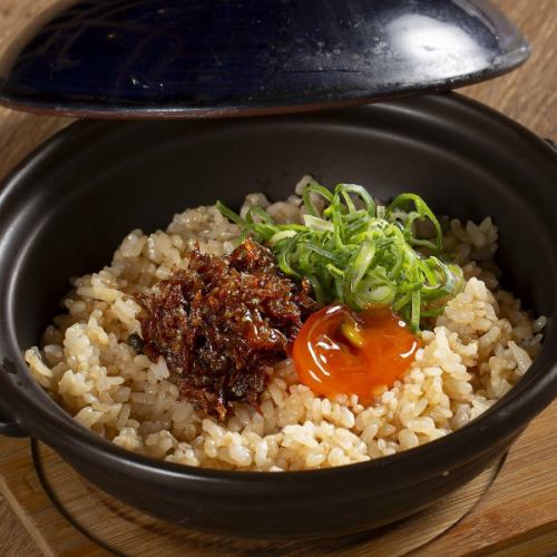 ちりめん山椒と卵黄の土鍋ご飯