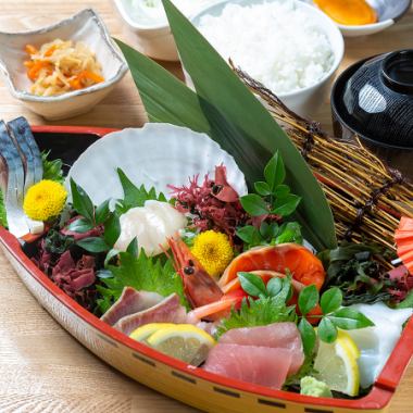「海神7点盛り定食」朝採れの産地直送新鮮鮮魚の刺身定食！旭川で新鮮な海鮮料理を食べるなら和心へ♪