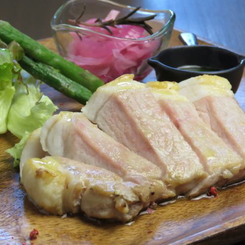 We prepare a main dish that goes well with wine! Sauteed branded pork from Chiba prefecture