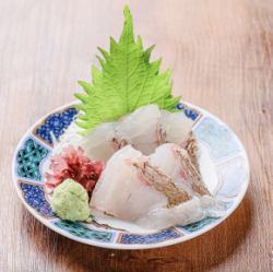 寒ブリの刺身/羅臼産たこ足の刺身