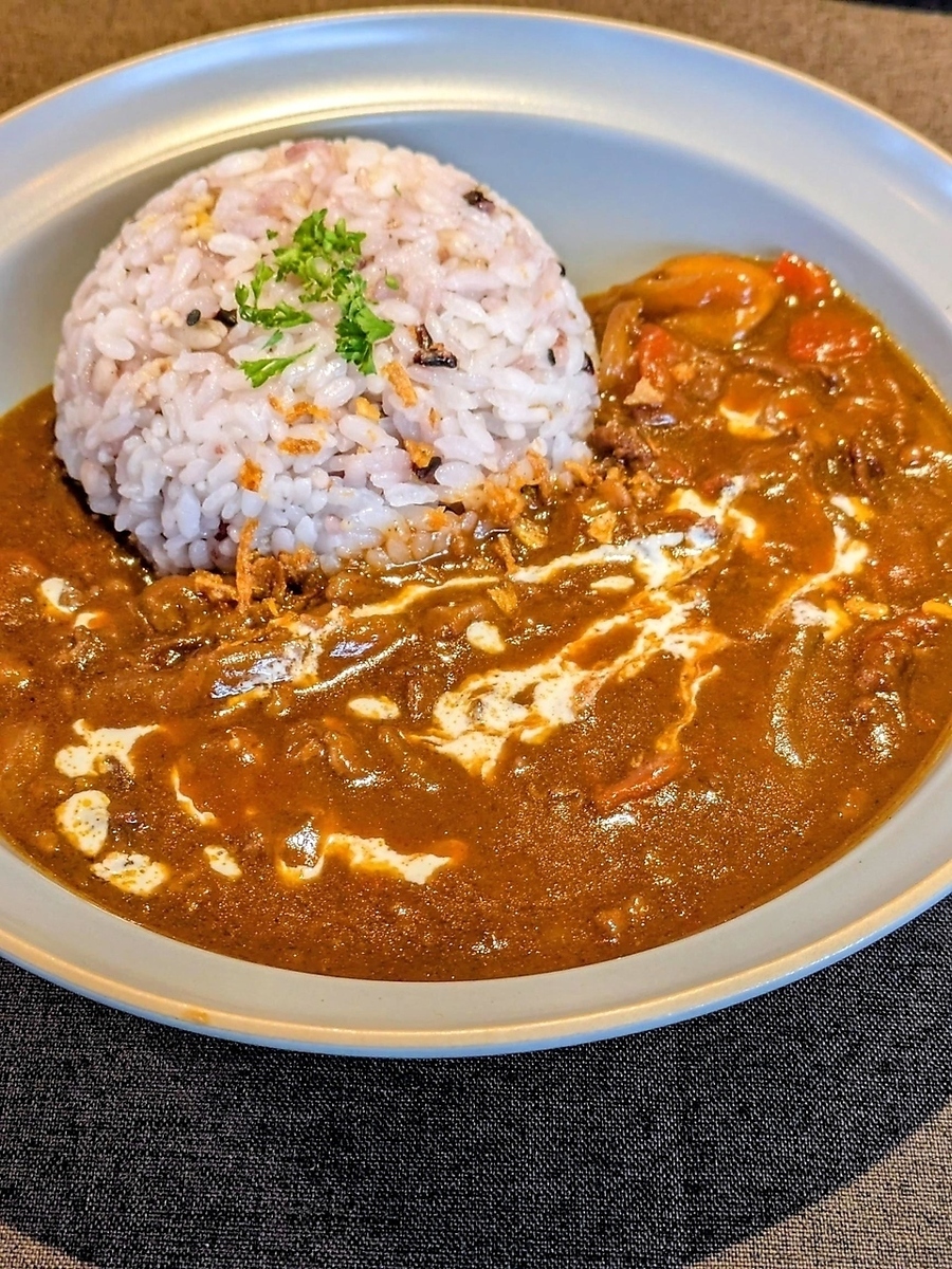 ホットサンドなどランチにピッタリな料理を提供いたします。