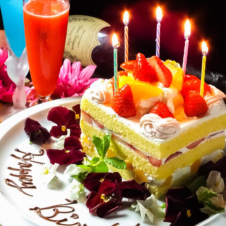 Celebration with whole cake x chandelier [Birthday course 3300 yen]
