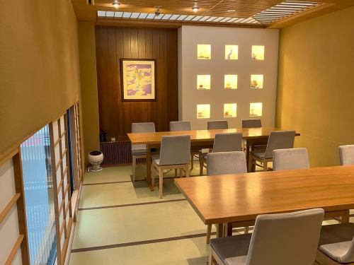 【個室・2～12名様】すべてテーブル・イス席です。