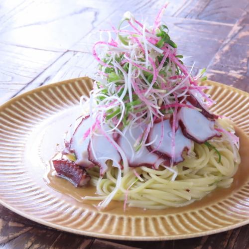 明石産蒸し蛸と九条ネギのジェノヴェーゼ