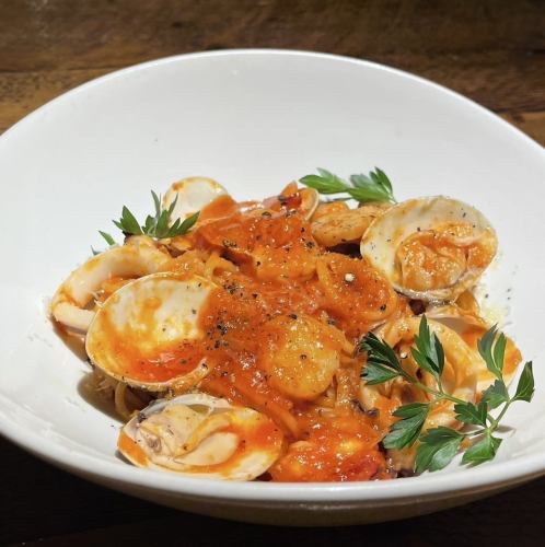 Pescatore with lots of ingredients