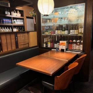 가족이나 친구와 편안한 테이블 좌석