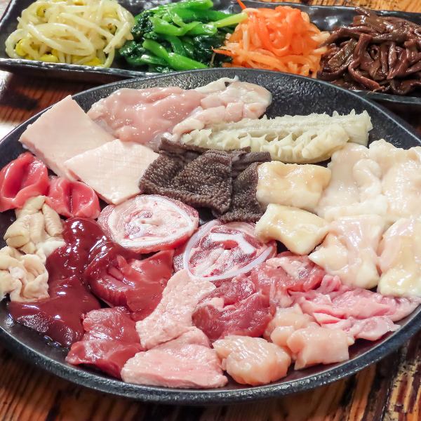 【ホルモンを1切れから楽しめる】たくさんの部位を試してお好みを見つけられる贅沢オーダースタイル♪