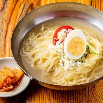 盛岡冷麺/ビビン麺（辛）/カルビ麺（ピリ辛）/ユッケジャン麺（辛）/テグタン麺（甘辛）/コムタン麺（塩）