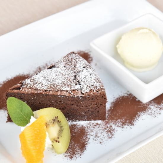 We also have a wide variety of exquisite desserts that women will love! As a reward for yourself ♪