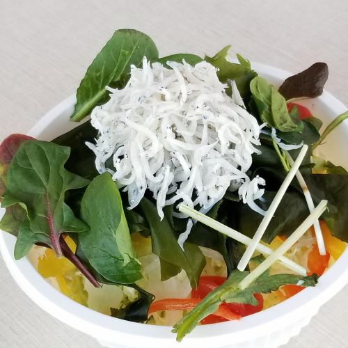 Japanese-style Salad with Naruto Wakame and Chirimen