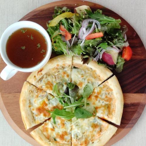 PIZZA plate (with salad and soup)