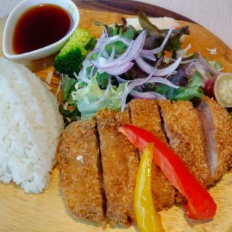Chestnut pork loin cutlet plate (with rice and soup)