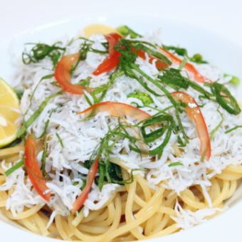 Japanese-style spaghetti with kettle fried chirimen