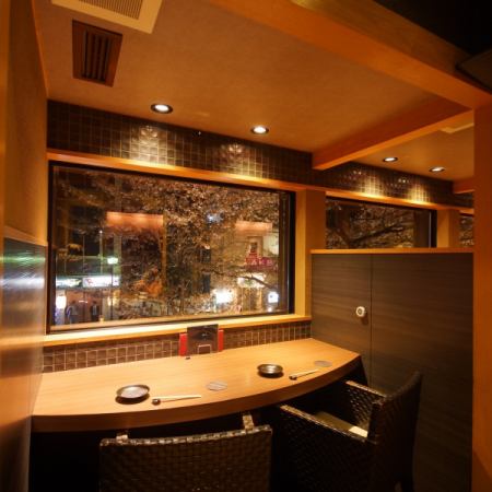 We have prepared a counter where you can relax and enjoy a great night view where the distance between the two of you can be shortened ♪