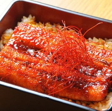 香ばしく焼き上げたうな重