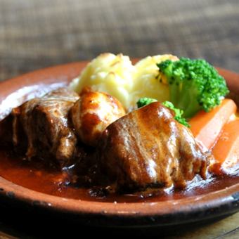 Premium demi-glace "Famous melt-in-your-mouth beef stew" Spring French course 7,000 ⇒ 6,000 yen
