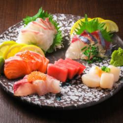 Assorted sashimi