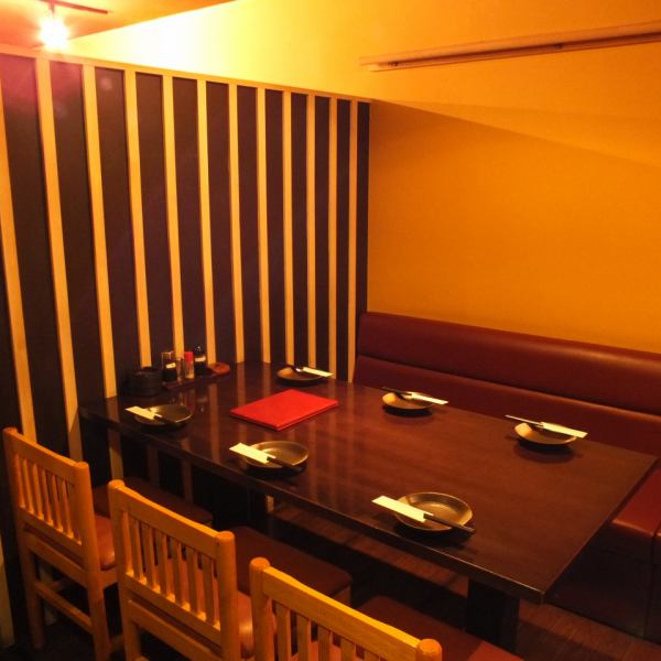 [3-minute walk from the south exit of Shizuoka Station] The table seats on the first floor have a calm atmosphere.Launches and banquets between business associates are also decided here ♪ It's right next to the south exit of Shizuoka Station, so it's recommended for the last train and the second party!