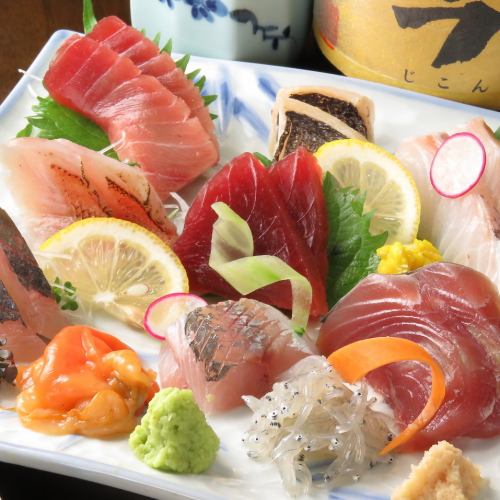 Assortment of 8 kinds of sashimi (1 serving)