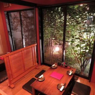 [1st floor] We will guide you according to the number of people.A sunken kotatsu seating area with a view of the courtyard!