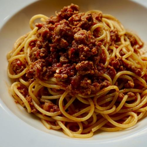 Red wine-flavored Sendai beef bolognese