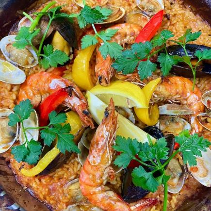 Perfect for welcoming/farewell parties and wedding receptions! 10-course meal including pirate-style seafood paella and homemade sausages