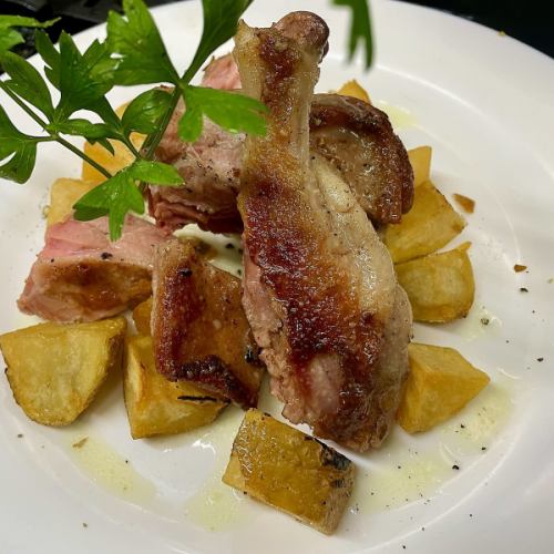 duck confit with potatoes