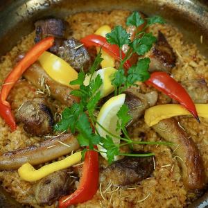 Bandit style meat paella with plenty of meat (2 to 4 servings)