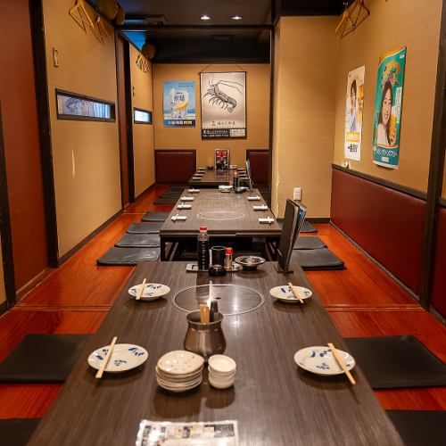 最大40名様のご宴会でも全席掘りごたつで足元広々！