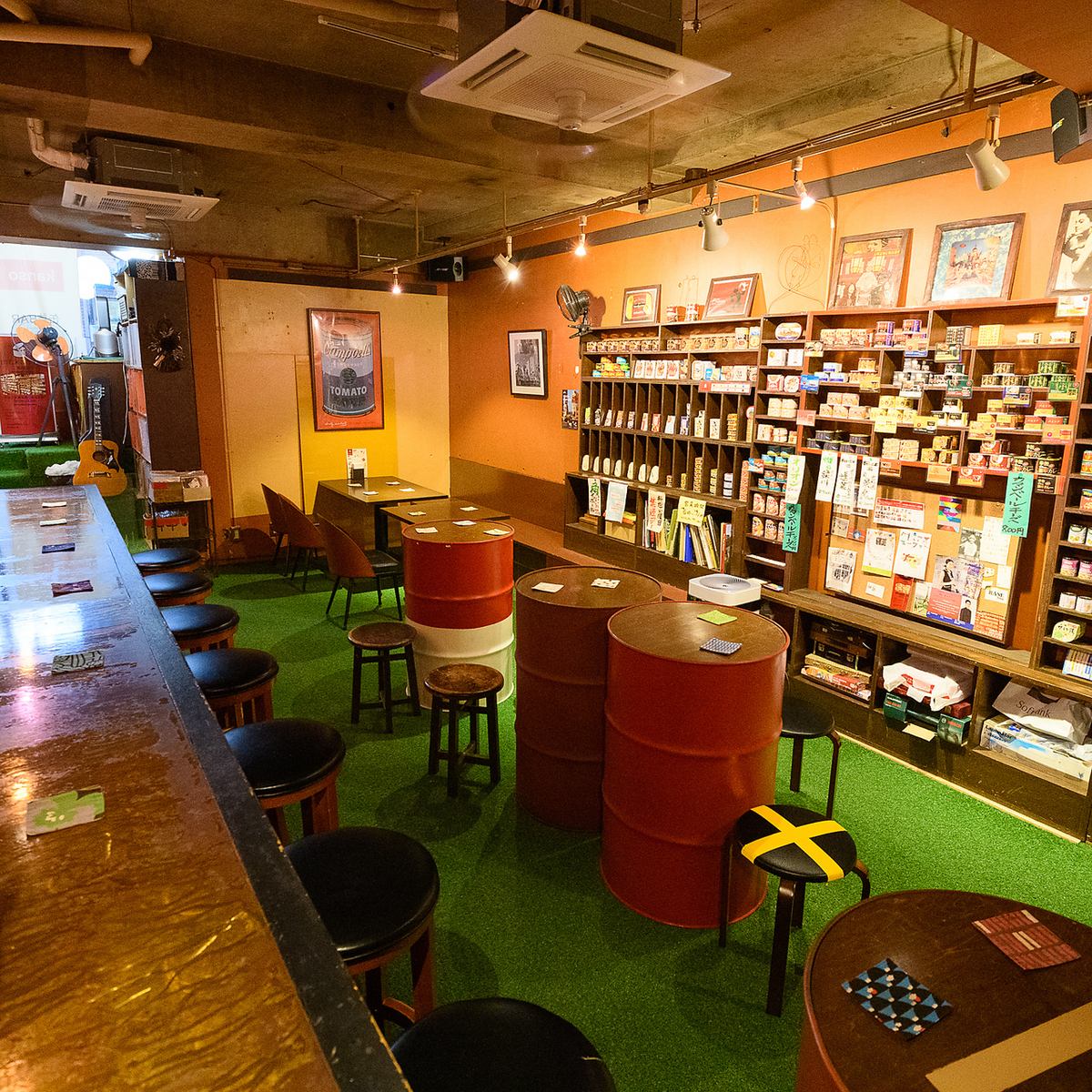 A short walk from Hankyu Omiya Station.A hideaway canned food bar with a calm atmosphere