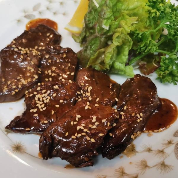 [柔軟多汁◎]「牛肉Sagari烤肉」1,380日圓（含稅）