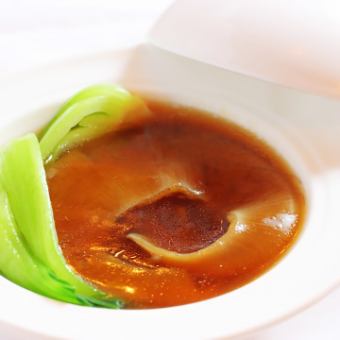 [Lunchtime only] Treat yourself ♪ Perfect for a midday drink! "Taishi Dim Sum Course" with soup, fried food, chili shrimp, etc. 3,000 yen