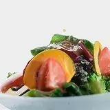 自家製ドレッシングがかけ放題！彩りサラダ