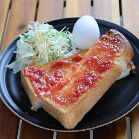 7:00~11:00 (Morning only)! Toast set that comes with your favorite drink starts at 450 yen.