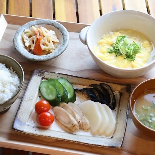 Rice bran pickles and dashimaki set meal