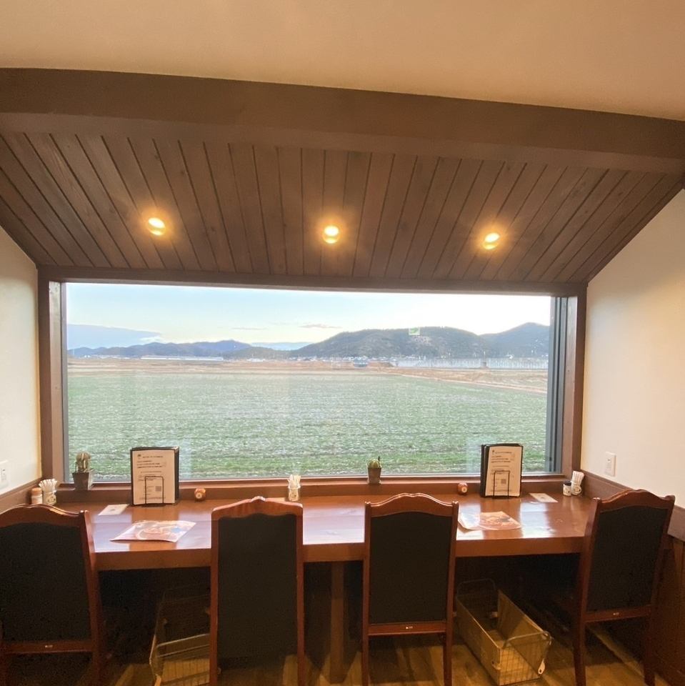 Feel free to come alone♪ Relax in our comfortable store♪