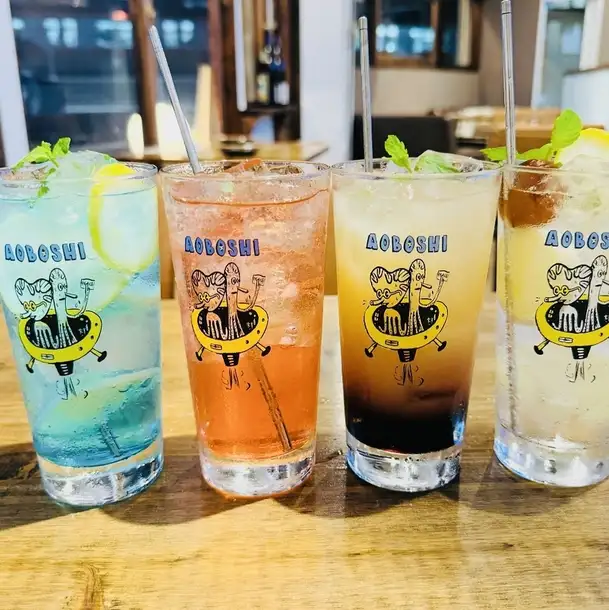 単品飲み放題コースから、『生牡蠣』,『名物!!モツ焼き』の入ったコースや、冬には『もつ鍋』『牡蠣チゲ鍋』のコースもご用意しております。