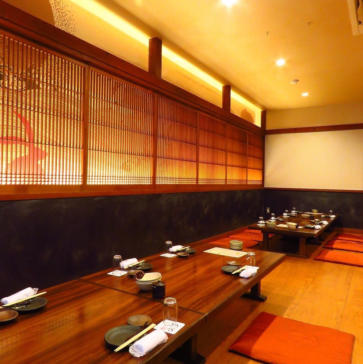 The tatami room on the second floor can accommodate parties of up to 40 people!