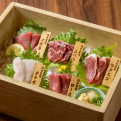 馬刺し盛り合わせ　五種