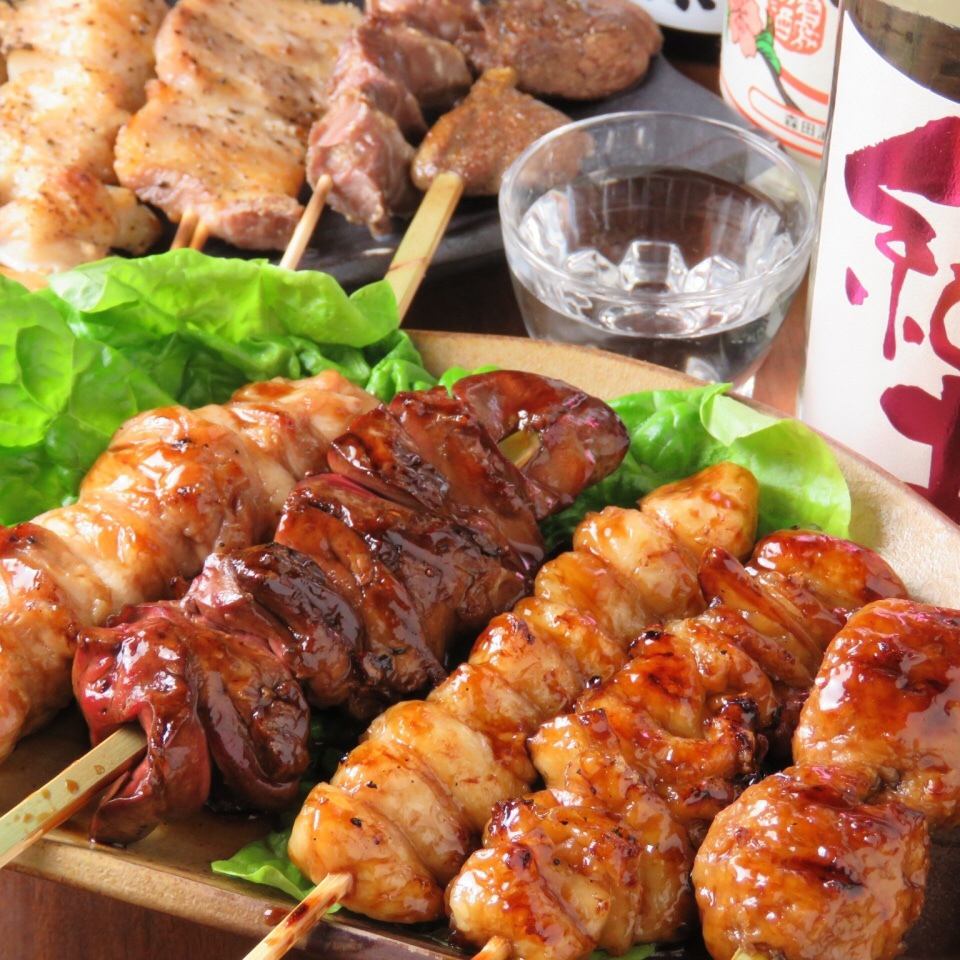 焼き鳥、店長イチオシのスペアリブなど、お肉メニューが多数揃う