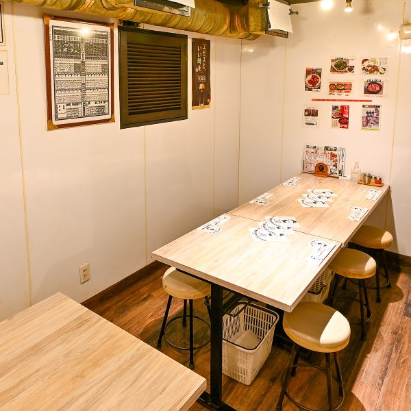 広々とした宴会向きのテーブル席もございます！